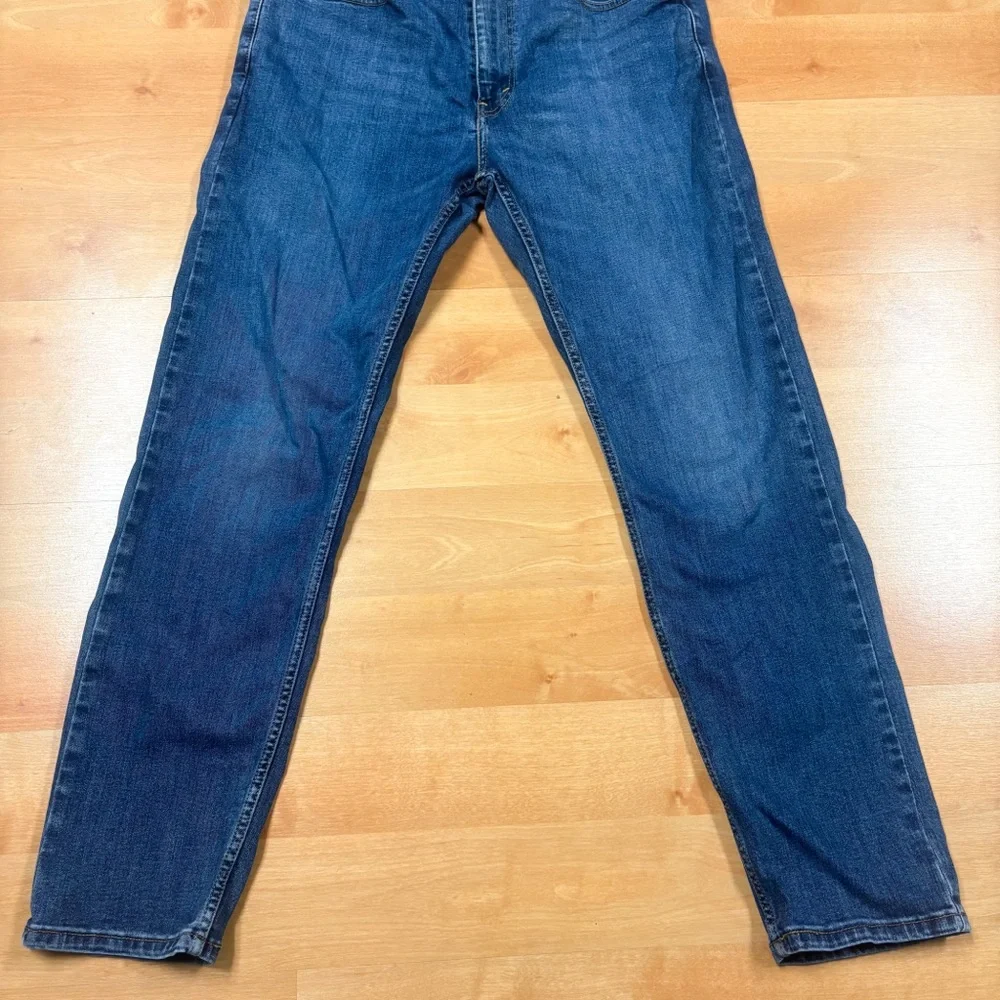 Levis men’s medium